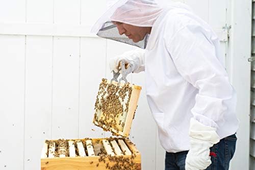 Detailed view of elastic cuffs on Vivo beekeeping jacket