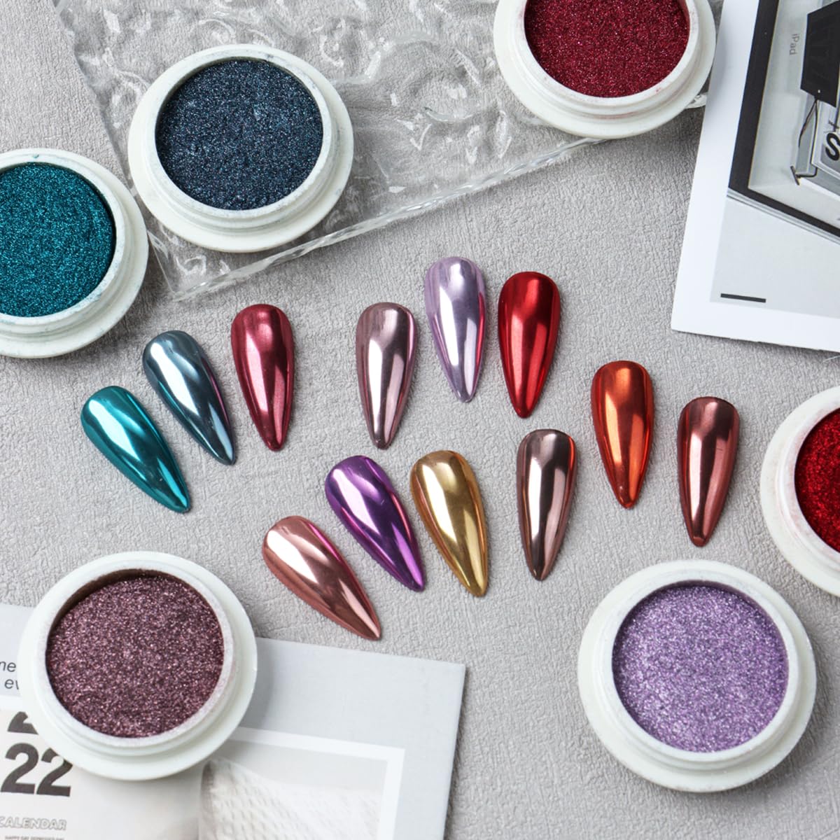 Various metallic shades in Sutozmiwe nail pigment set