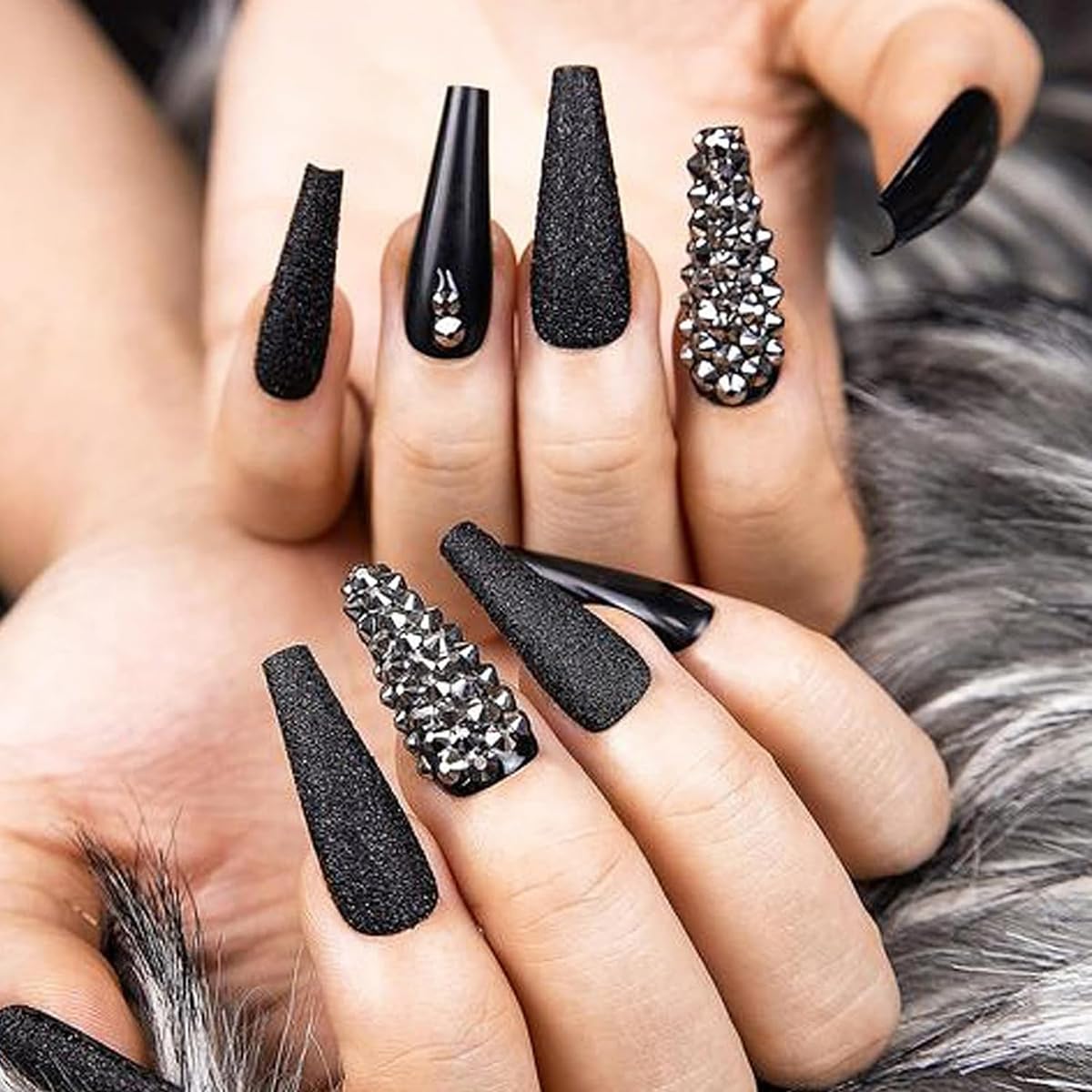 Packaging overview of the imported SONGJIE mini metal rivet punk nail decoration accessories set.
