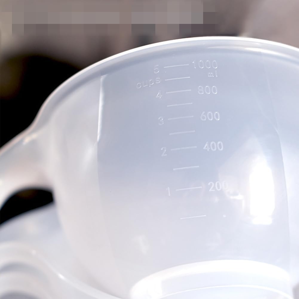 Top down perspective of the 1000ml Lasenersm hair salon tint bowl ideal for blending developer and bleach.