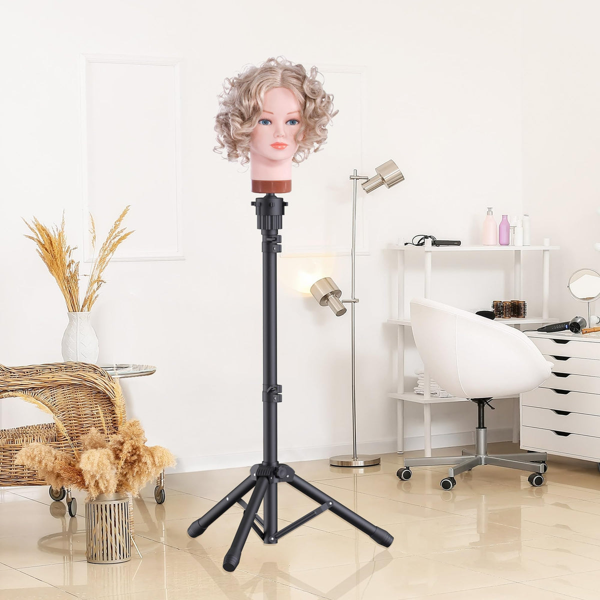 Relx mannequin tripod base stability detail