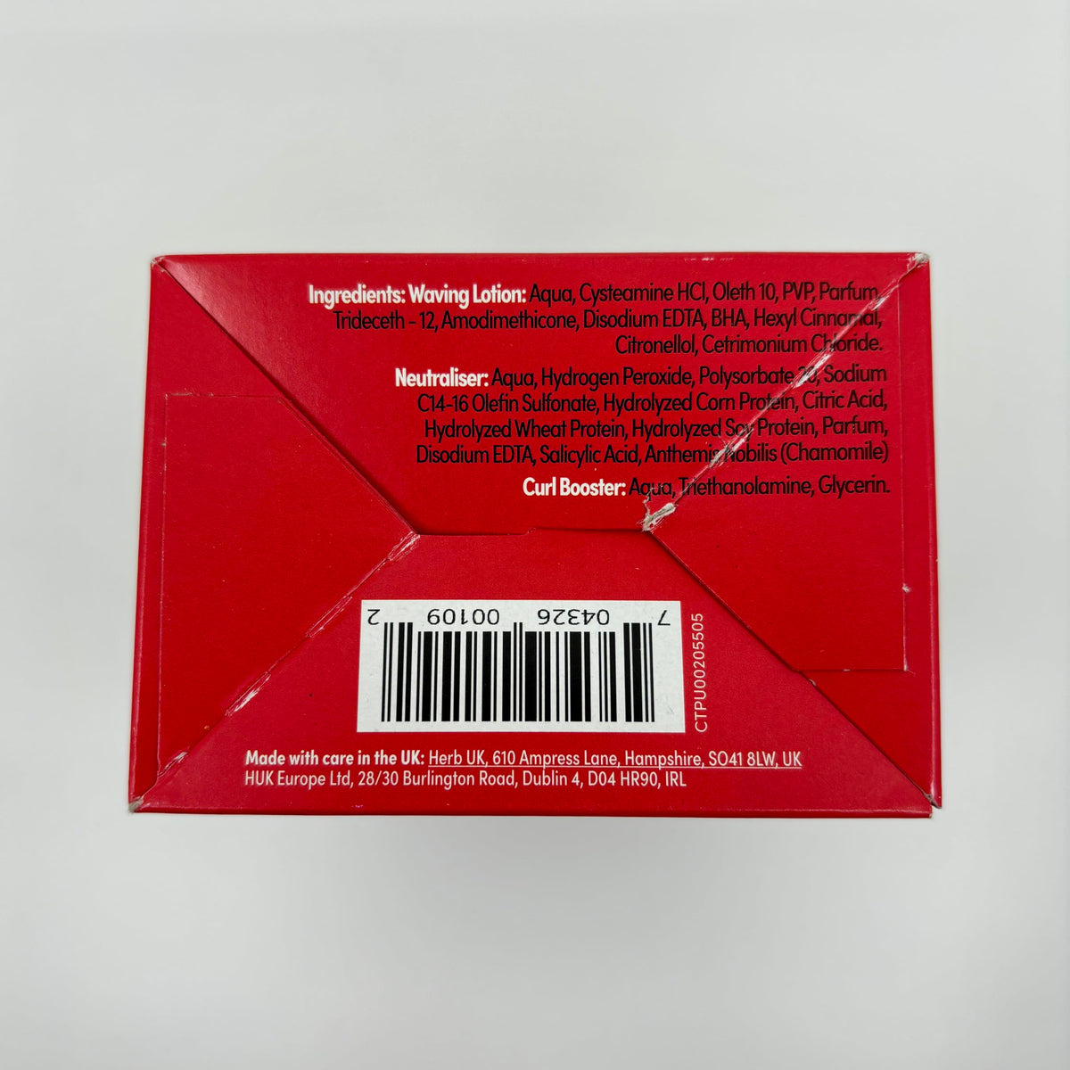 Angled view of the Pin-Up End Curl box highlighting professional texture and volume results.