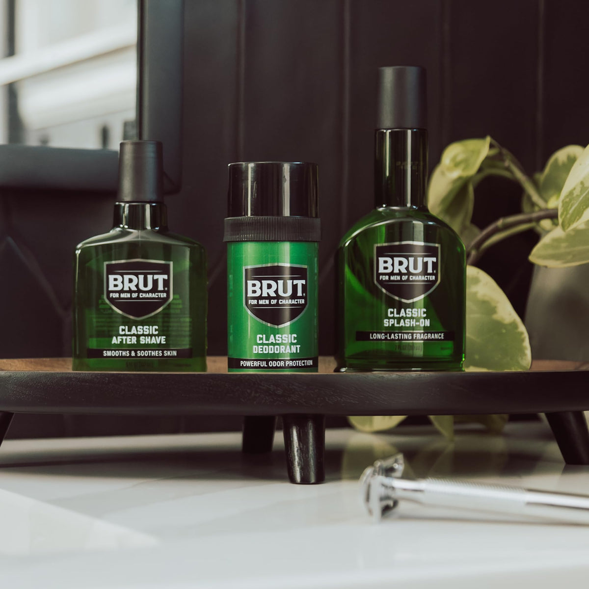 Long lasting mens cologne with spicy woods and citrus scent notes