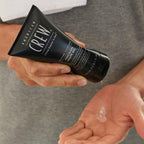 Clear shaving gel formula with aloe vera for accurate beard and sideburn detailing