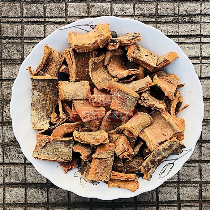 Close up view of the pure sun dried raw herbal supplement packaging.